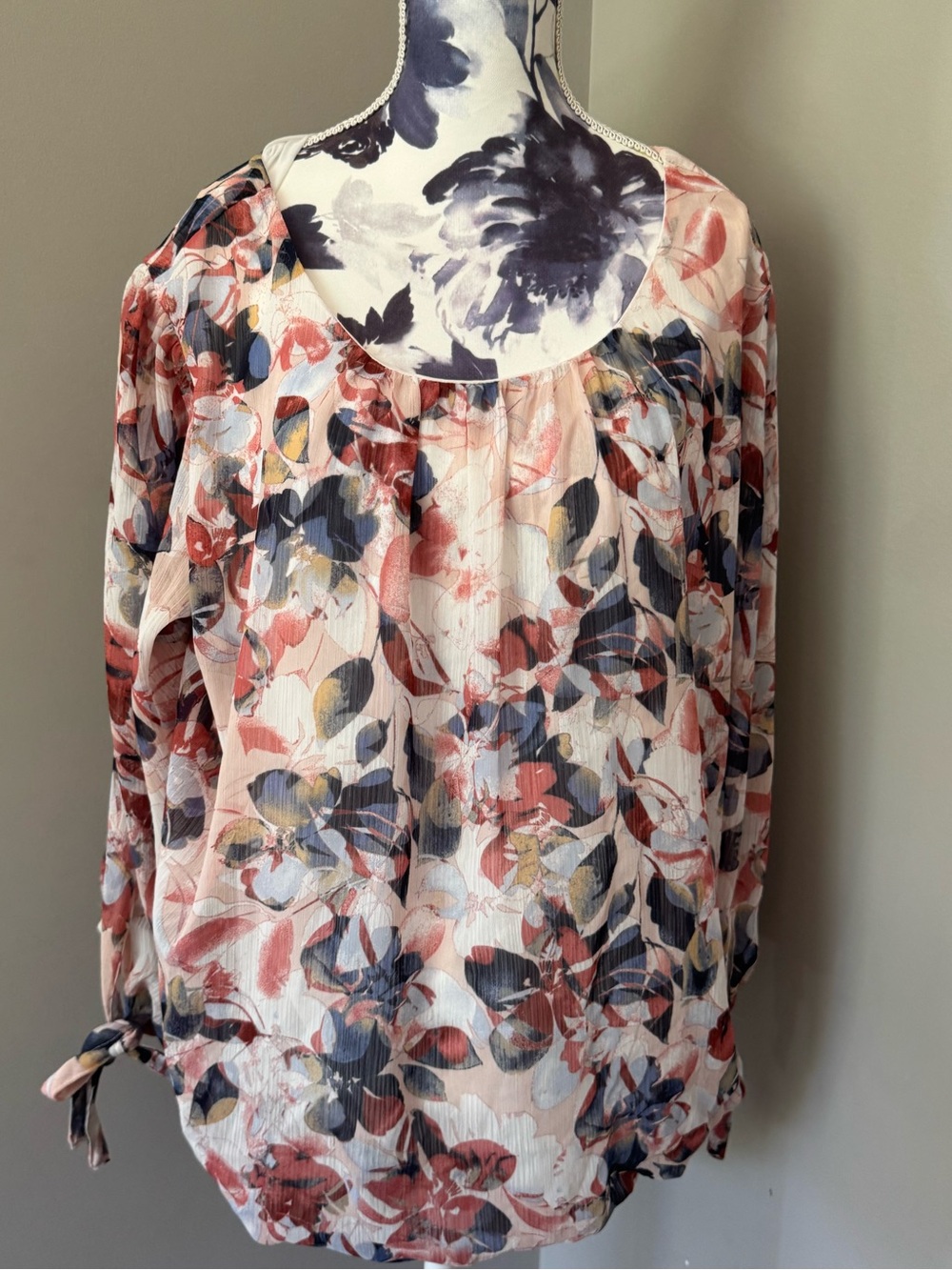 Tamara H. Women's Floral Scoop-Neck Blouse in Rose and Navy